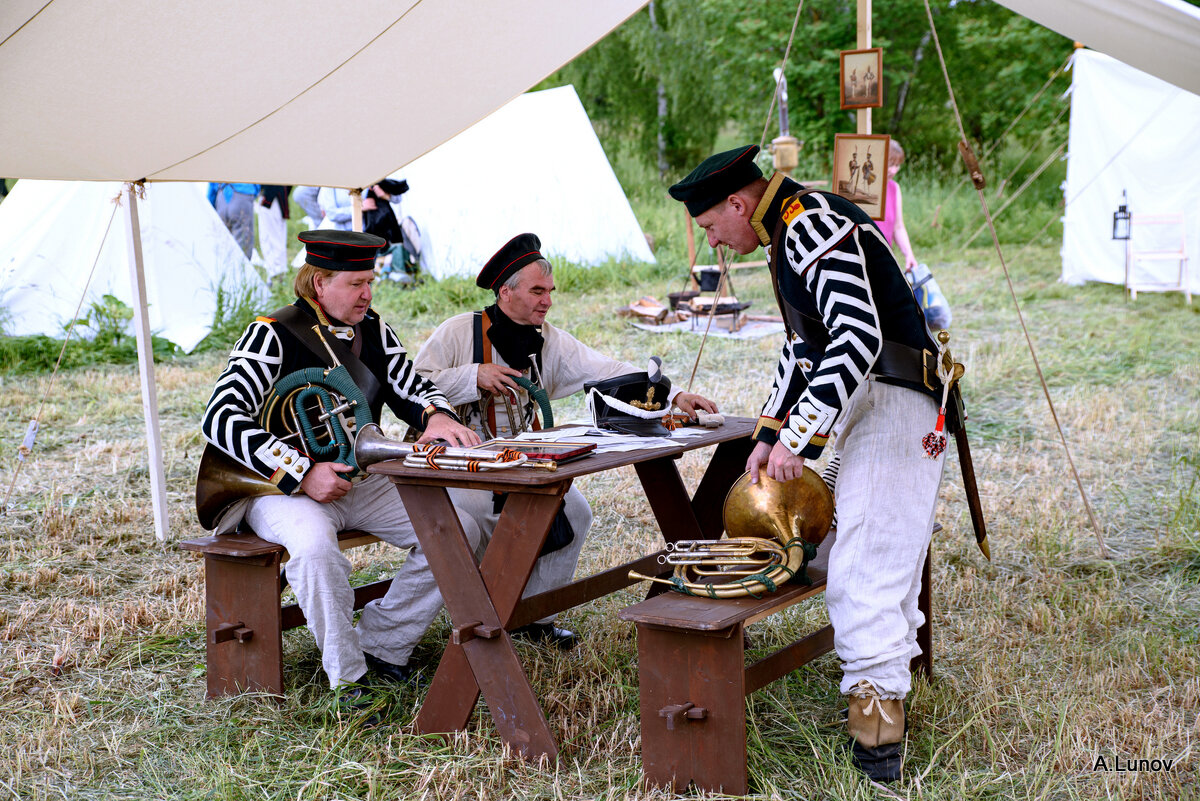 Музыканты готовят валторны... - Anatoly Lunov