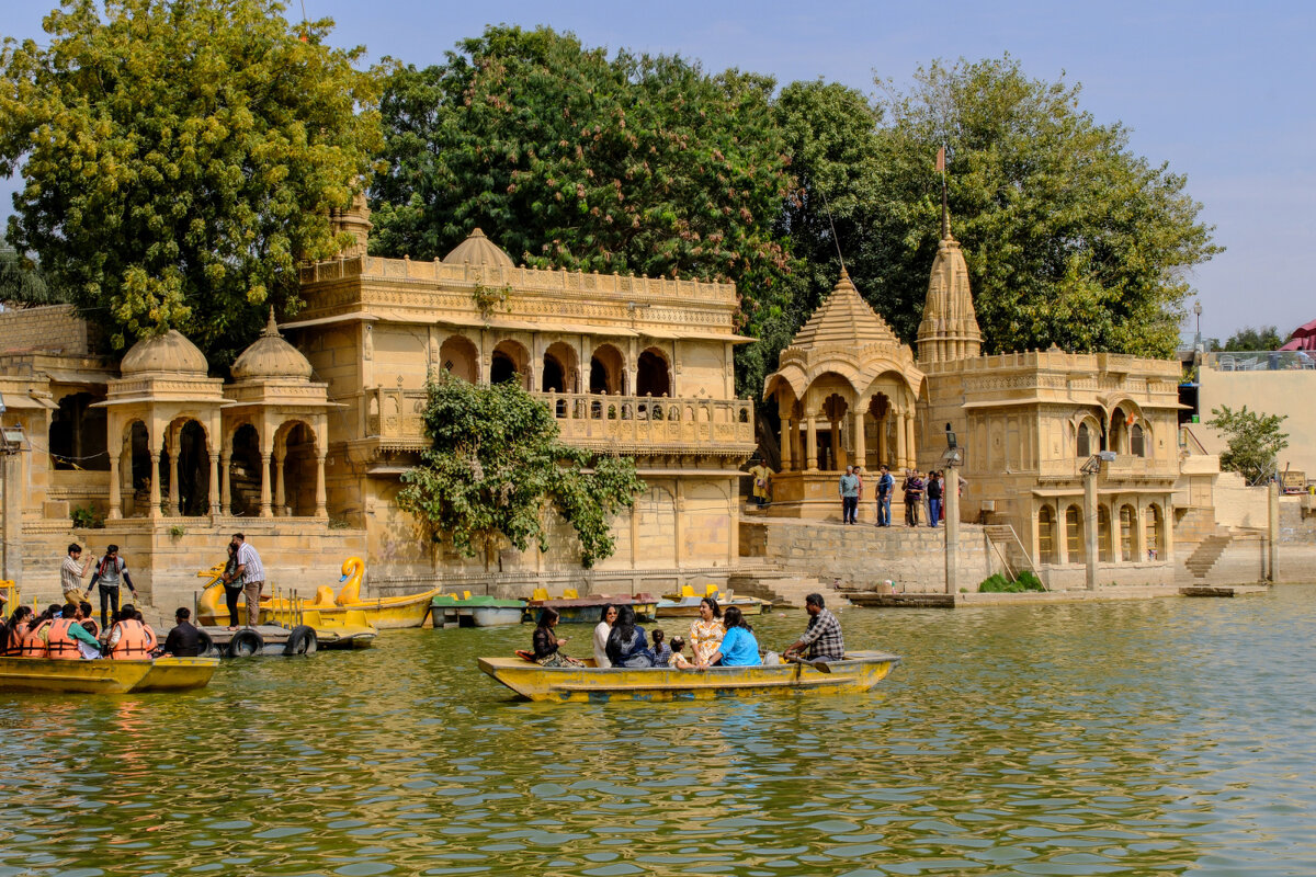 храм наберегу озера Гадисар - Георгий А храм наберегу озера Гадисар - Георгий А