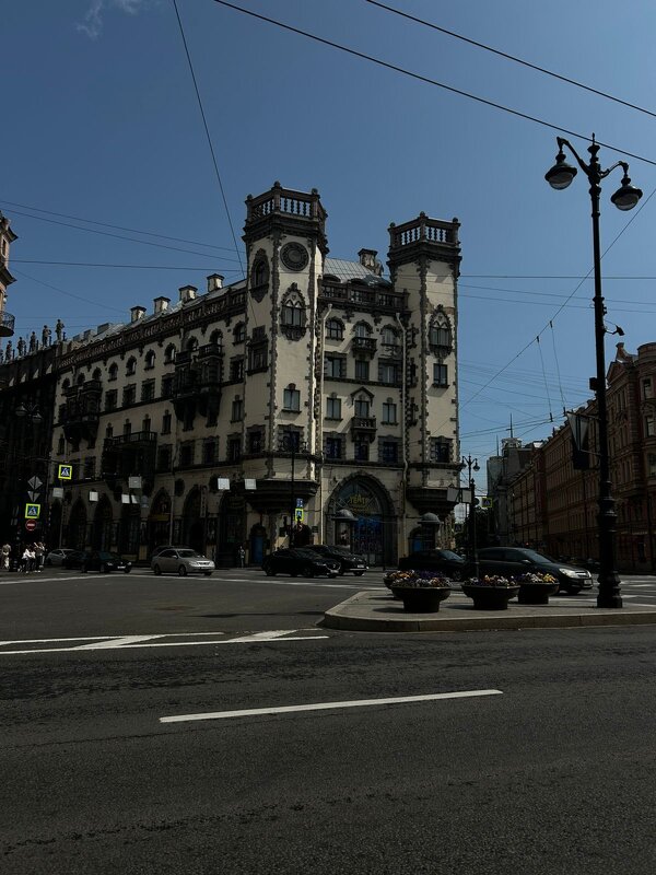 В Санкт-Петербурге. Доходный дом Розенштейна. Театр имени Андрея Миронова - Ирэн 