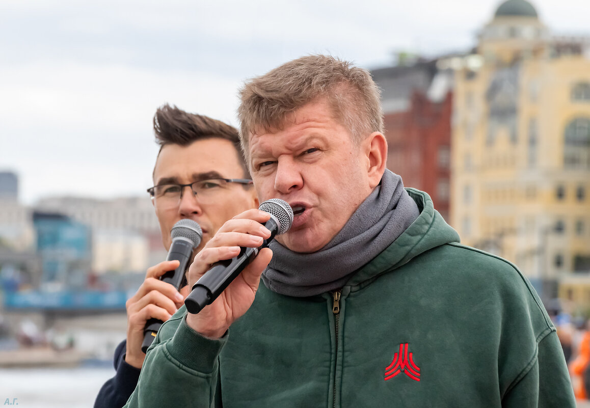 Комментаторы - Александр 