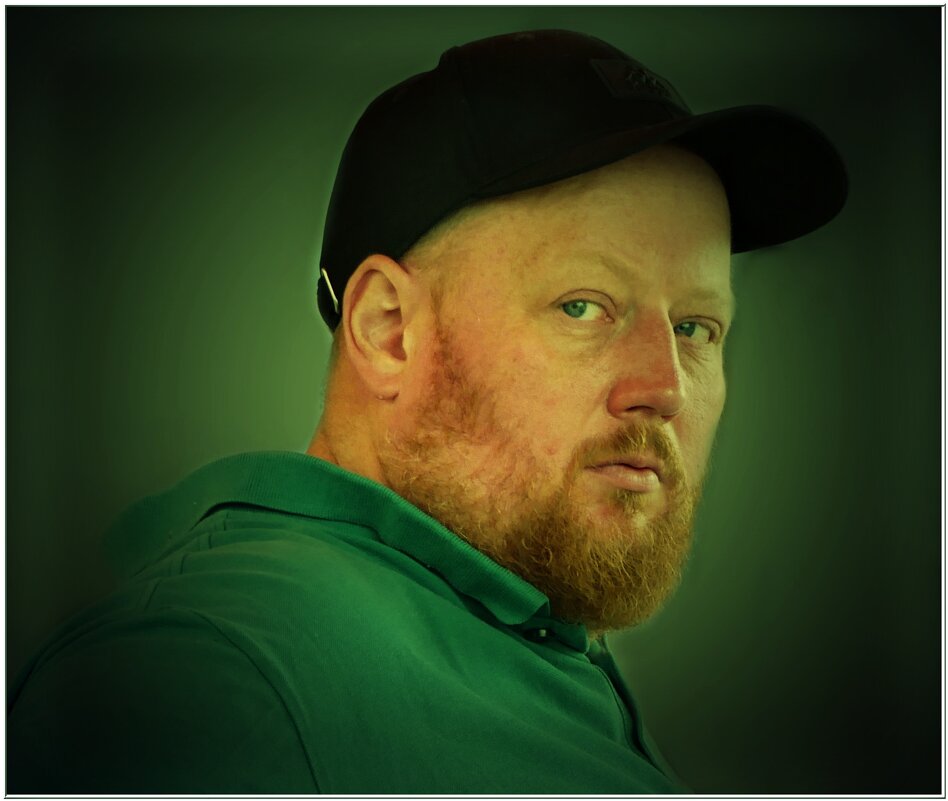 НАСТОРОЖЕННОСТЬ... - Elvira E. 