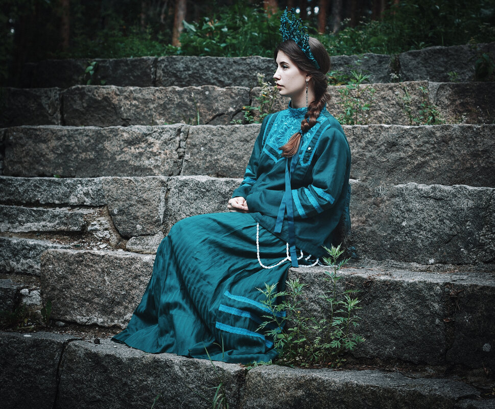 ХОЗЯЙКА МЕДНОЙ ГОРЫ - ura Зелев