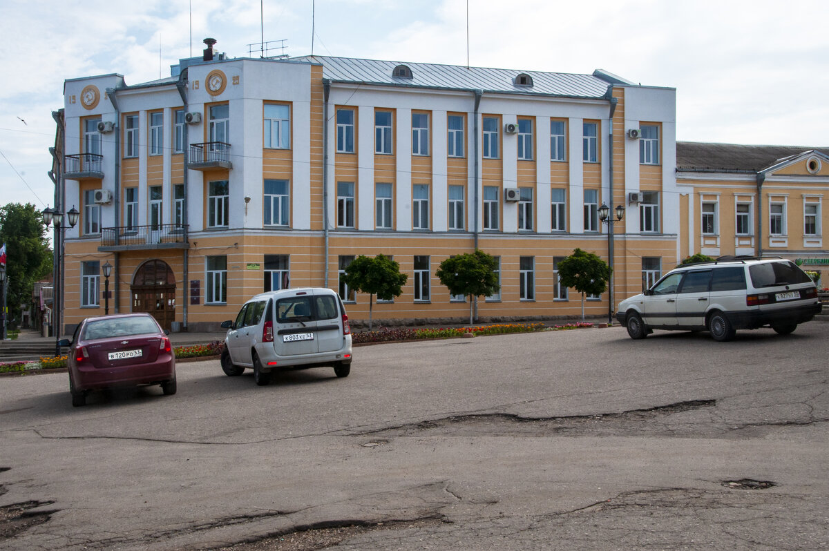 Здание районной администрации - Gen Здание районной администрации - Gen