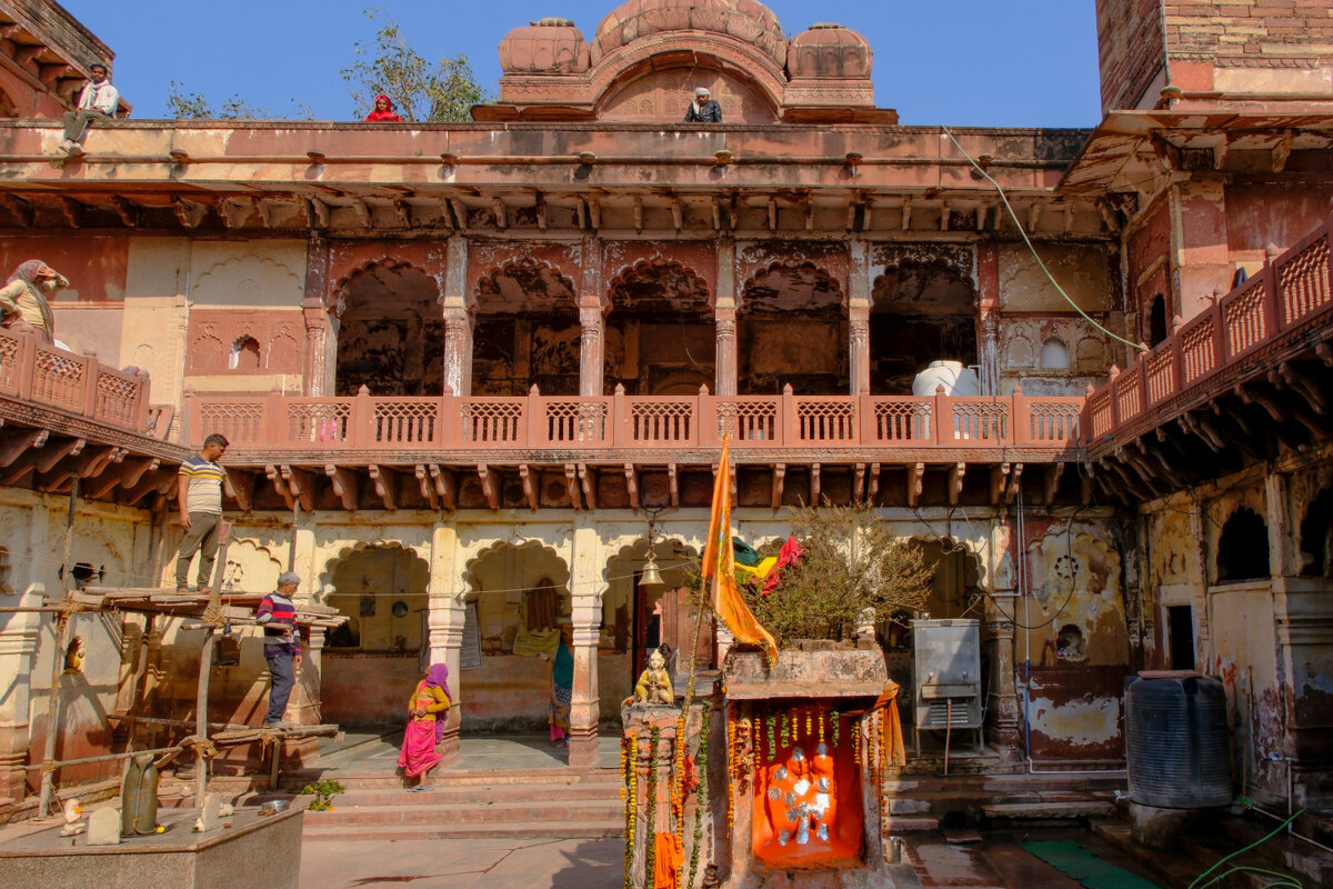 Храм Маккунд - Георгий А