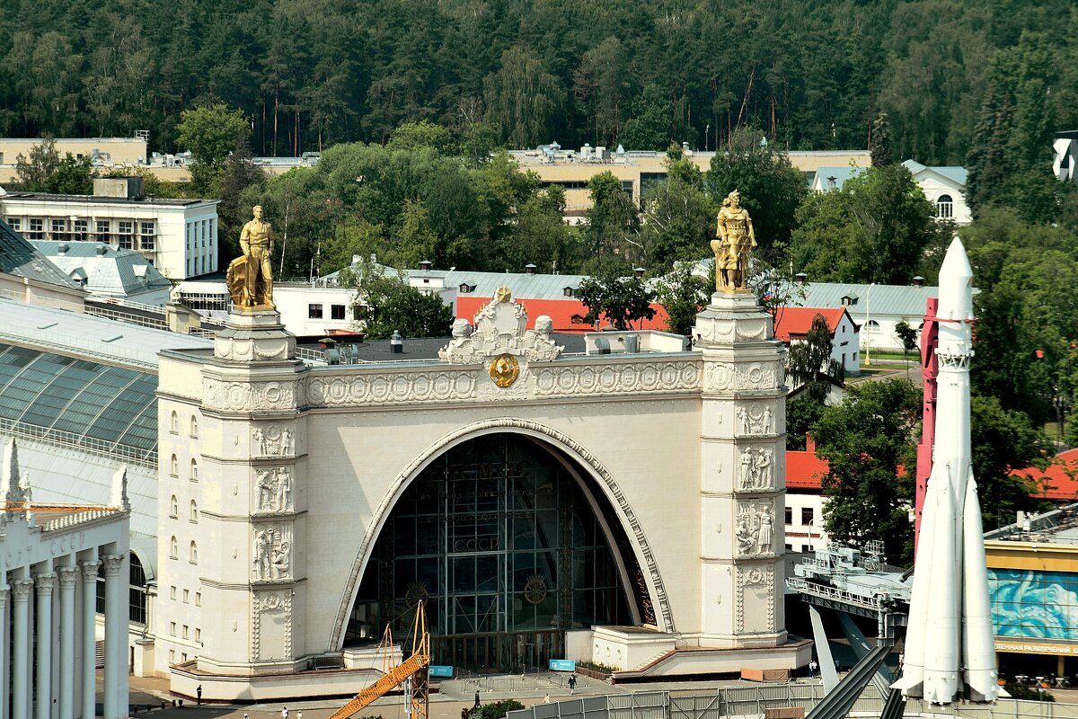 Павильон "Космос" с высоты 140 метров. - Татьяна Помогалова