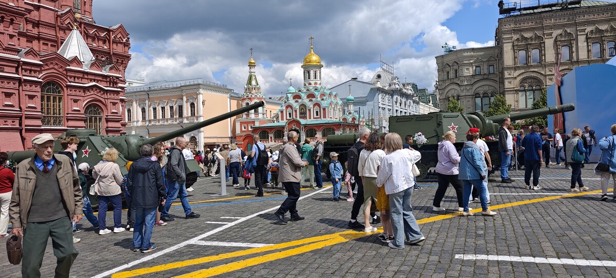 На Красной площади - <<< Наташа >>>