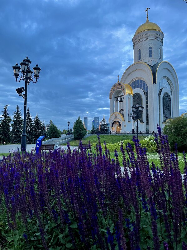 Поклонная гора - Александр Конов Поклонная гора - Александр Конов