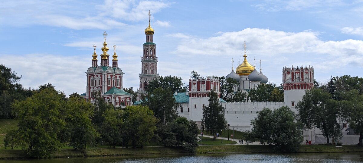 Новодевичий монастырь - <<< Наташа >>>