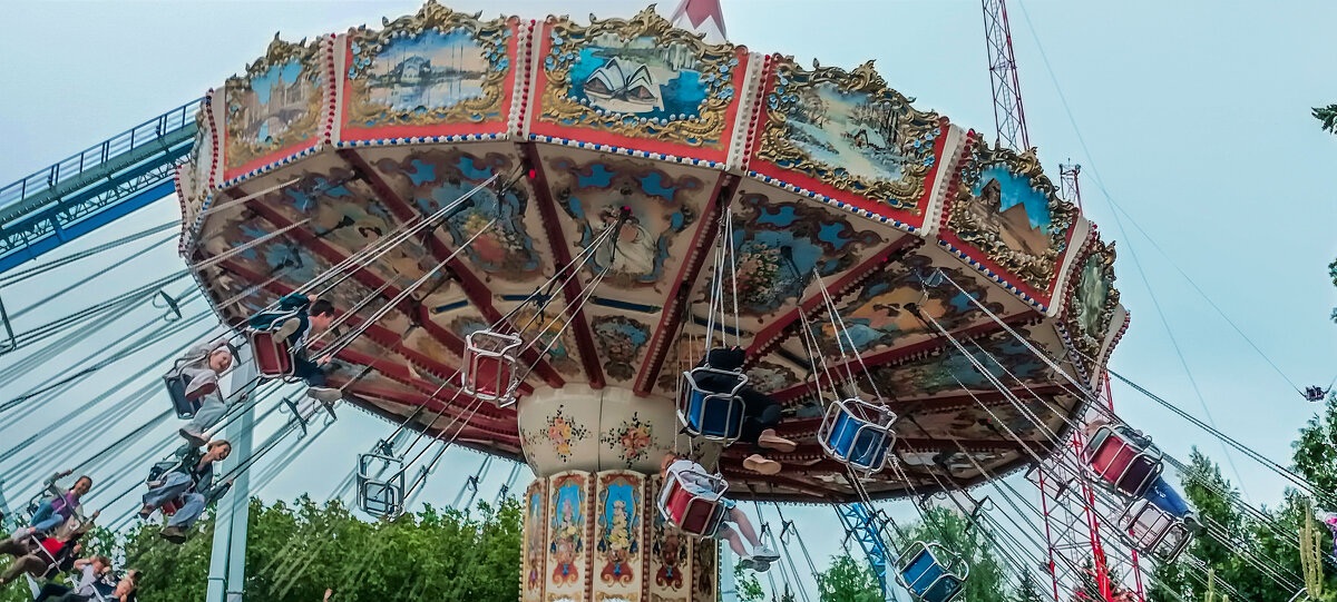 Санкт-Петербург. Приморский Парк Победы, городок аттракционов "Чудо остров" - Стальбаум Юрий 