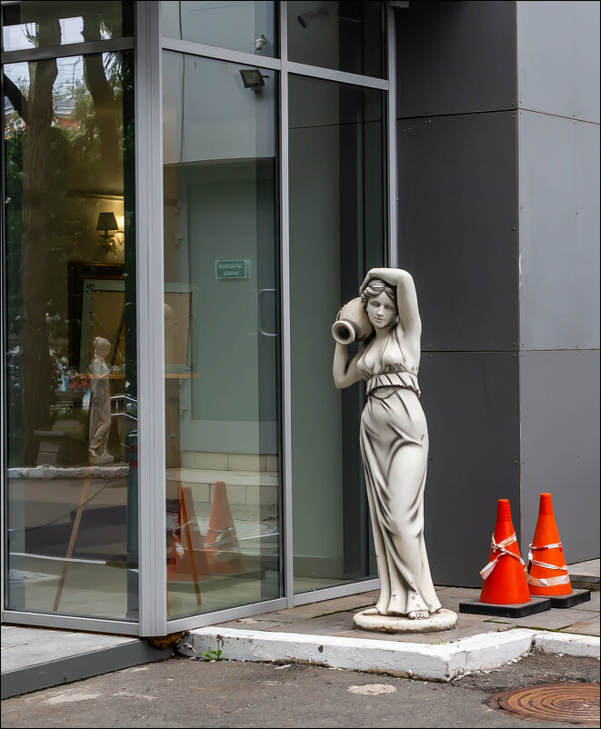 Девушка с кувшином - Александр Тарноградский Девушка с кувшином - Александр Тарноградский