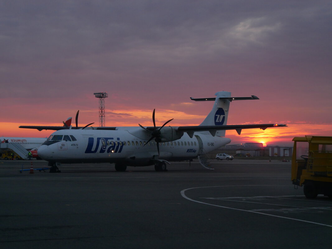 АТР 72 . Зимний восход. - Alexey YakovLev