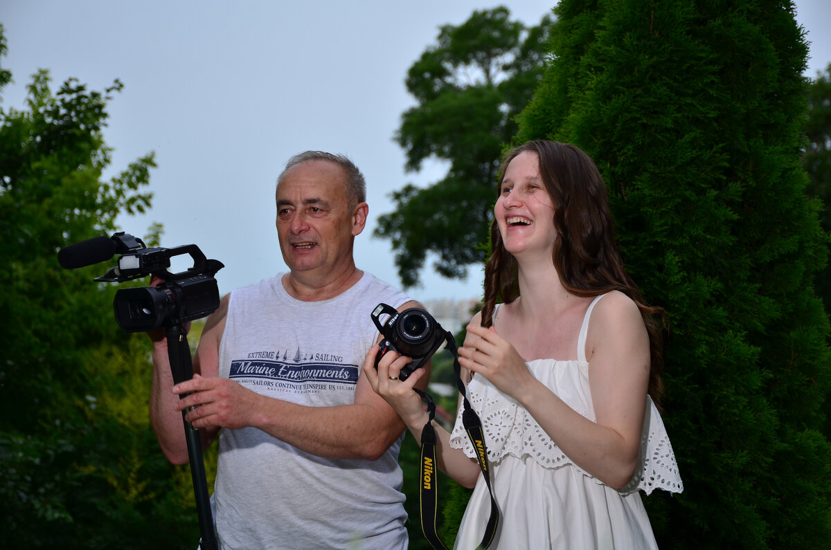 Прогулка у фонтана 3 - александр донченко