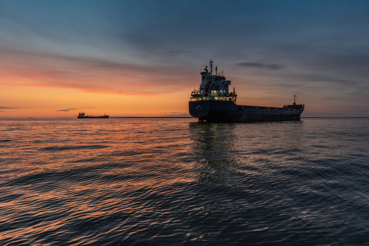 На рейде Финского залива. - Юрий 