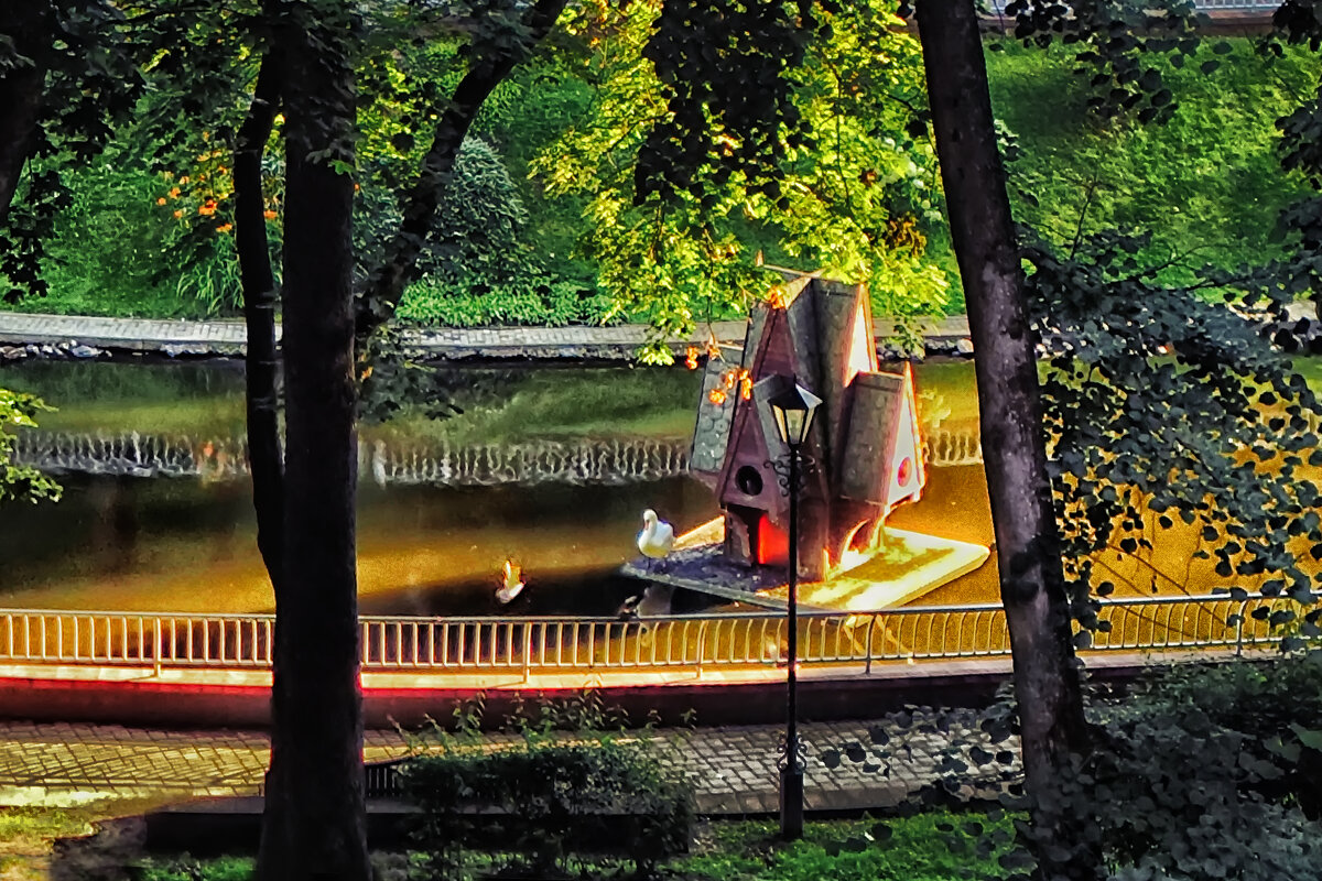 Домик на лебяжьем пруду - Василий Королёв