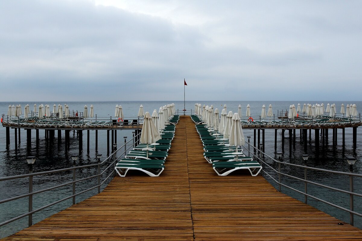 Пасмурно - Юрий. Шмаков Пасмурно - Юрий. Шмаков