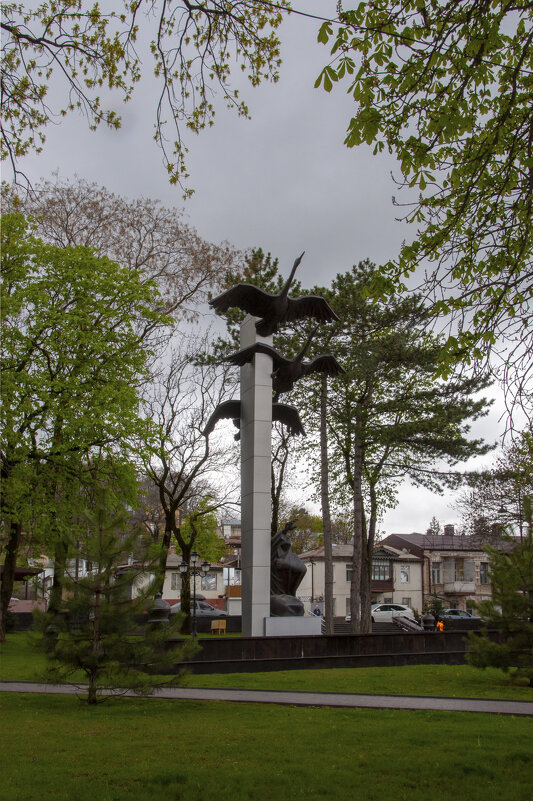 Обелиск Журавли в Кольцовском сквере - Gen 