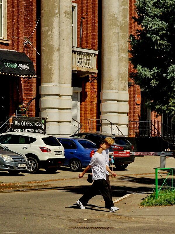 По улице Зиповской... - Николай Саржанов
