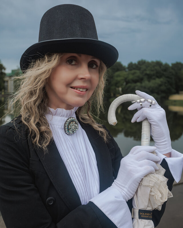 И июнь, и непогода, и элегантность - Валерий Паршин