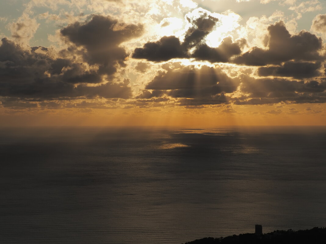 Солнце над морем - Евгений Седов