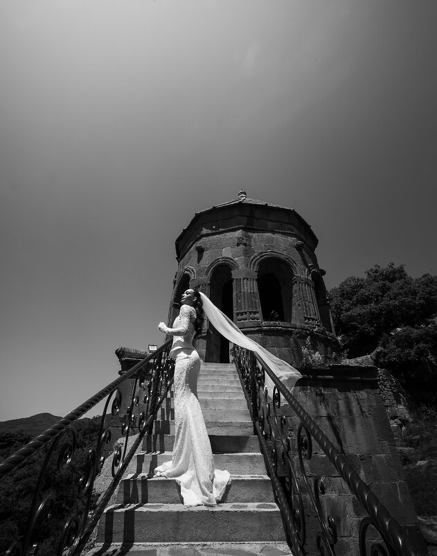 Lana - Батик Табуев