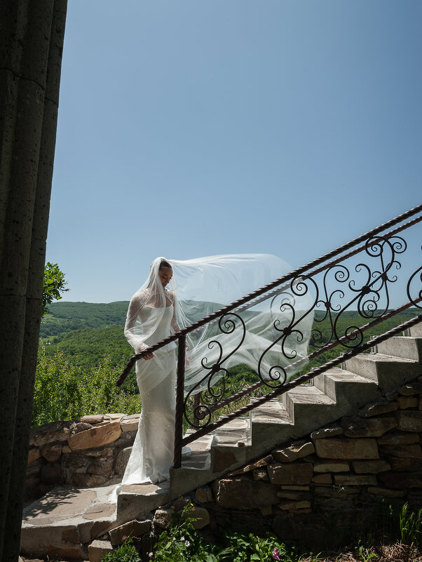 Lana - Батик Табуев