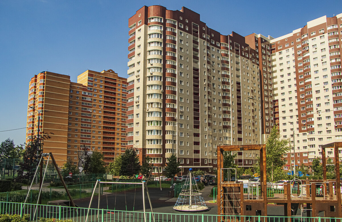 Кусочек моего двора - Петр Беляков Кусочек моего двора - Петр Беляков