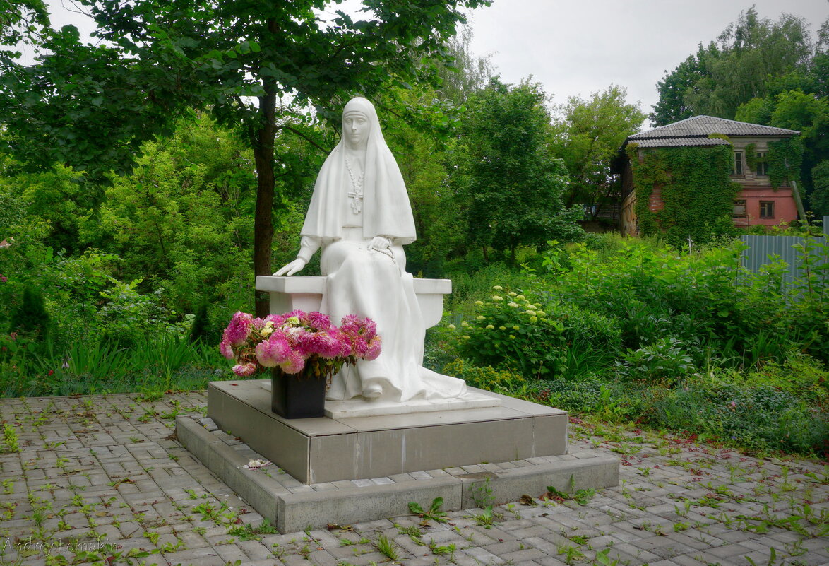 Памятник святой Елисавете Фёдоровне - Andrey Lomakin