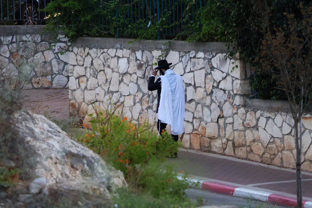 На утреннюю молитву - Аркадий Басович