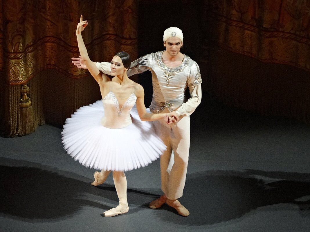 Поклоны после спектакля - Лидия Бусурина