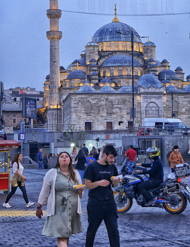 *** - Алексей Карташев