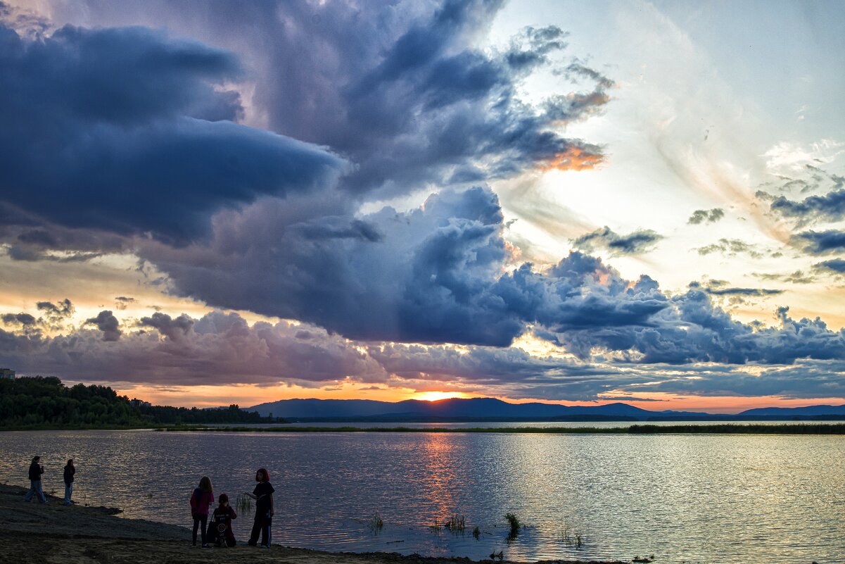 ... - Dmitry Ozersky