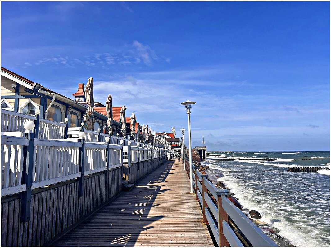 Вдоль утренних кафешек. - Валерия Комова Вдоль утренних кафешек. - Валерия Комова