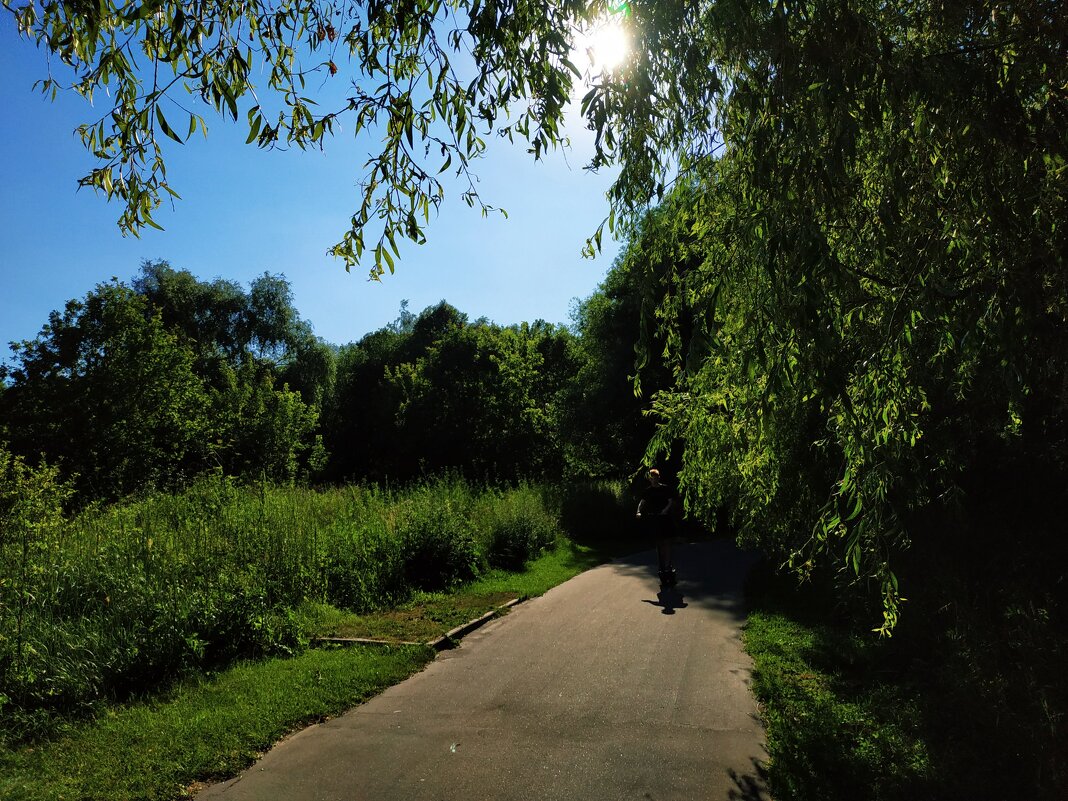 Жарко, конечно - Андрей Лукьянов