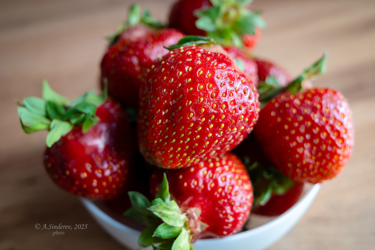 Ягоды клубники садовой - Александр Синдерёв