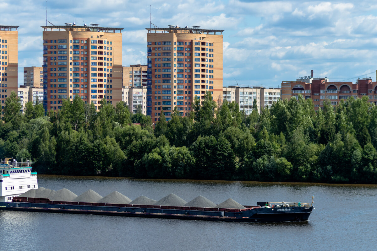 Июльские пейзажи: Волга работает. - Игорь Викторов Июльские пейзажи: Волга работает. - Игорь Викторов