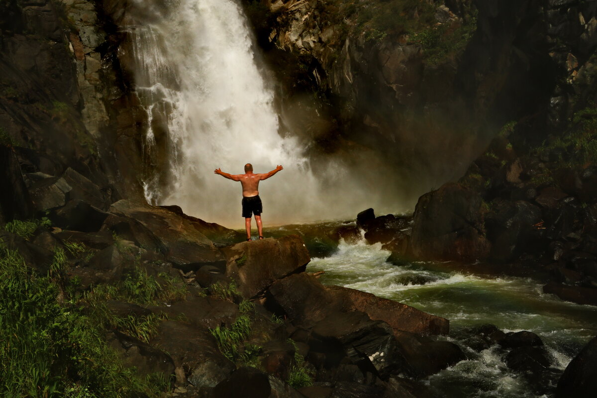 Обнимая водопад. - Ирина Нафаня