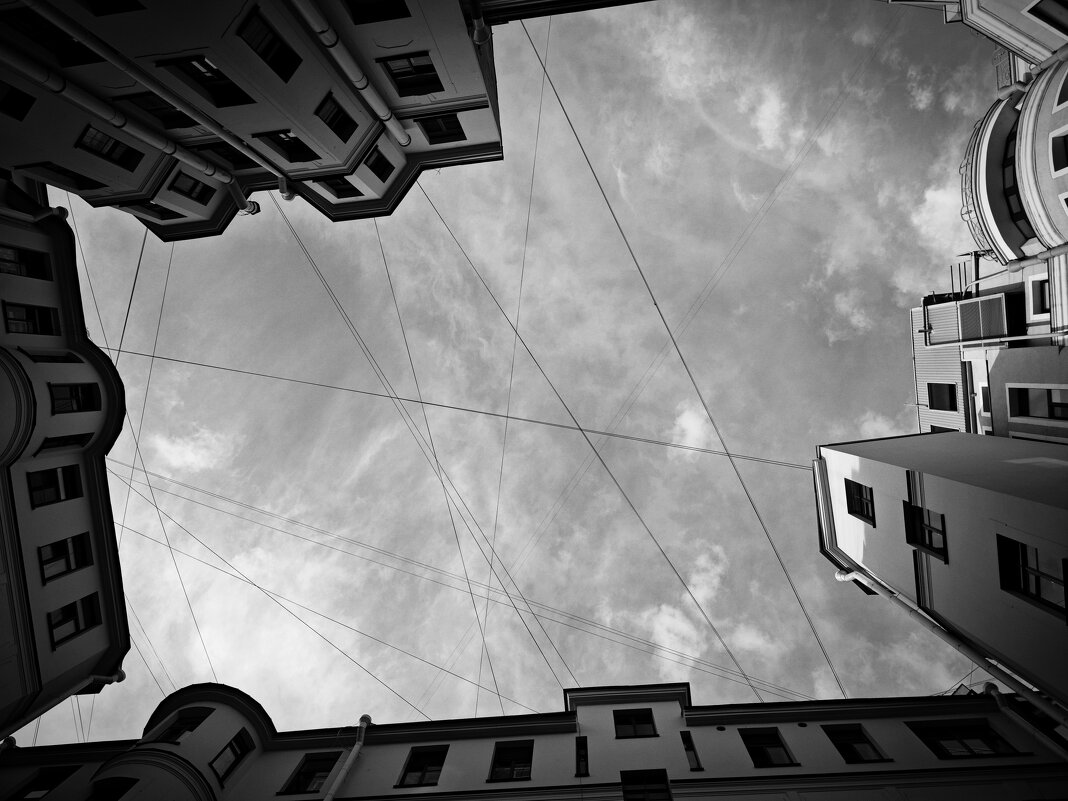 Питерские дворы,вид в небо... - Станислав Мутовин