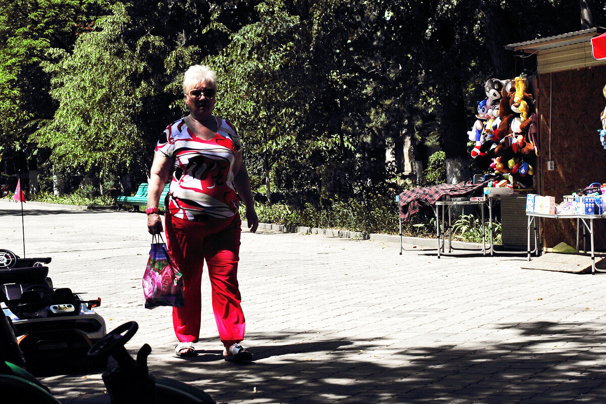 В парке - Юрий Гайворонскiий В парке - Юрий Гайворонскiий