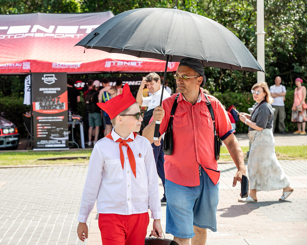 По улице водили пионера - Александр 