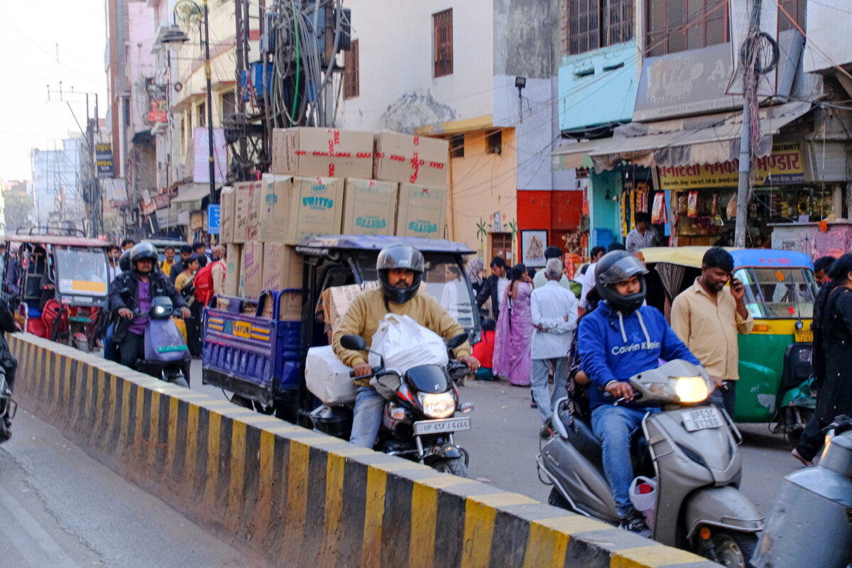 Больше чем перегружен тук тук - Георгий А