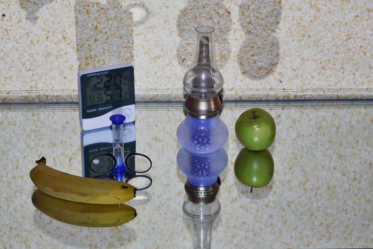 С часами и фруктами - Юрий Гайворонскiий