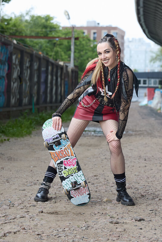 Со скейтом - Алексей Корнеев