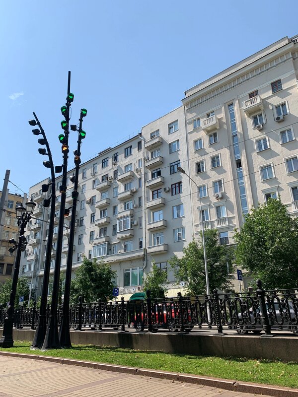 На Чистых прудах - Alexandra Sakharova