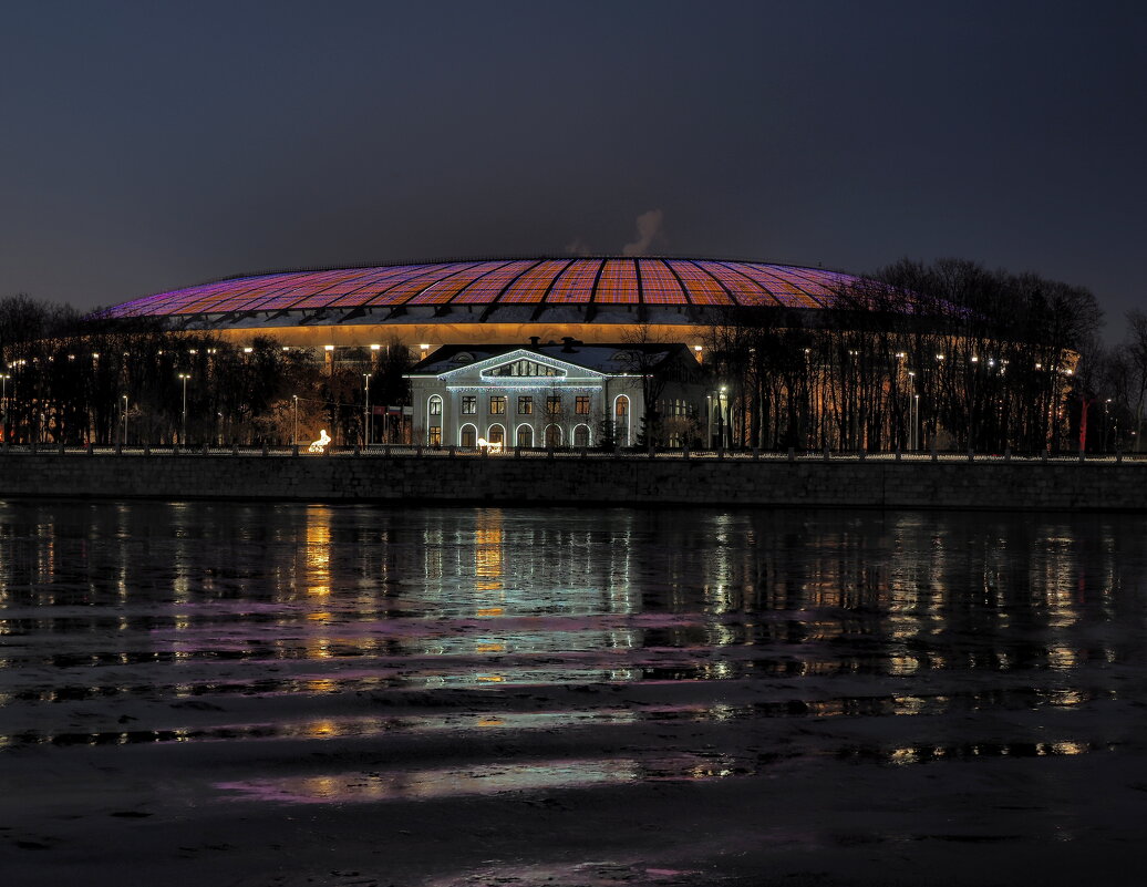 Большая спортивная арена Олимпийского комплекса «Лужники». - Евгений Седов