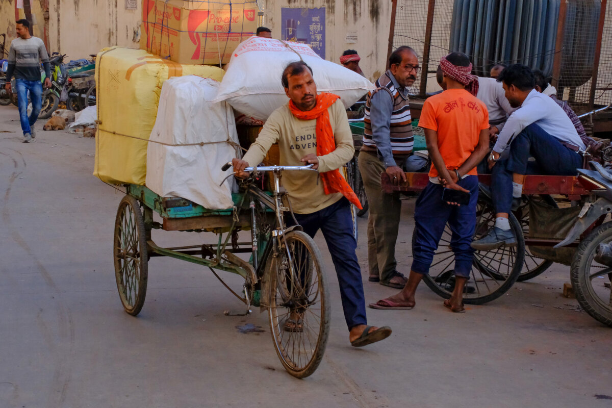 понятно почему все индусы стройные - Георгий А