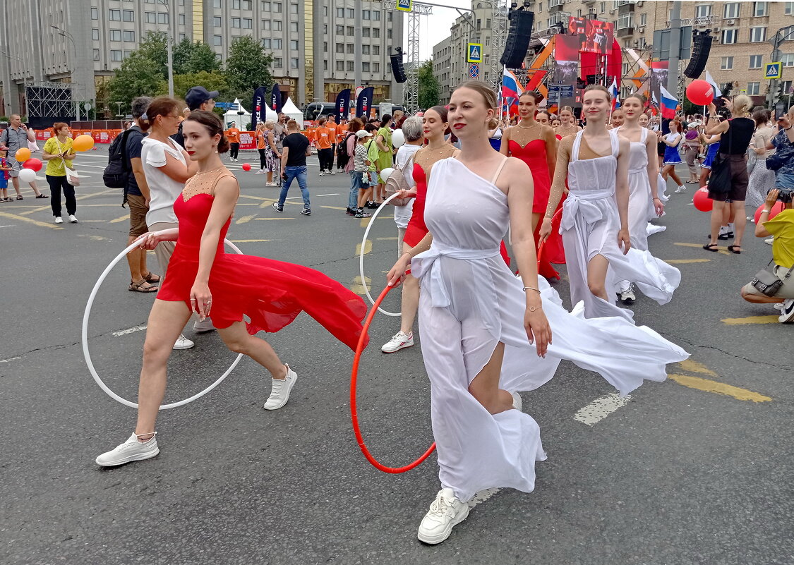 Гимнастки и ветер - Александр Чеботарь