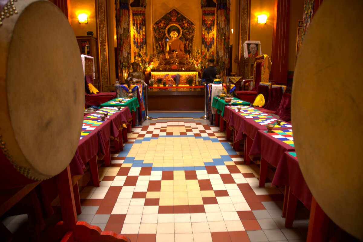 Интерьер дацана - Танзиля Завьялова