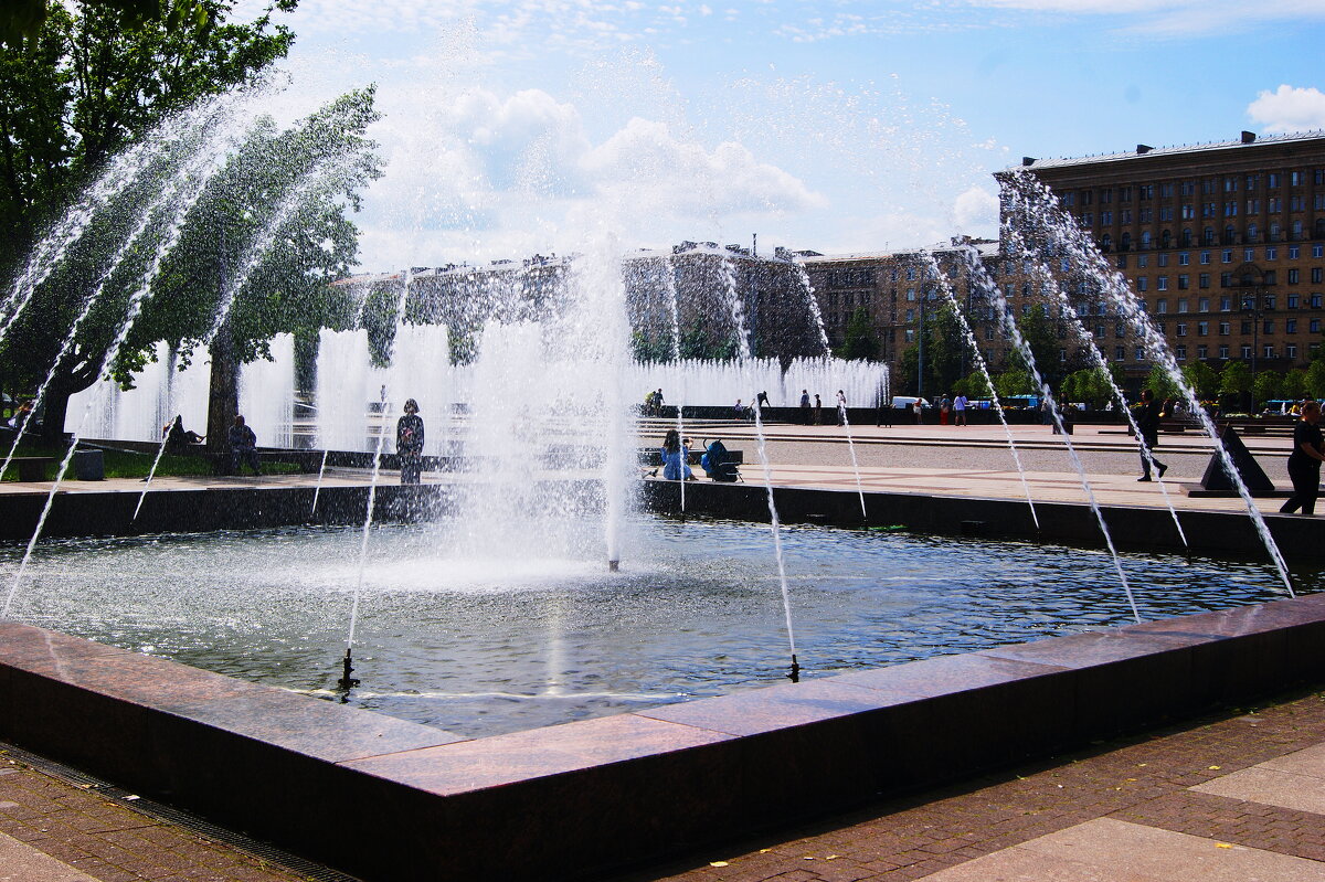 МОСКОВСКАЯ ПЛОЩАДЬ - Виктор Никитенко