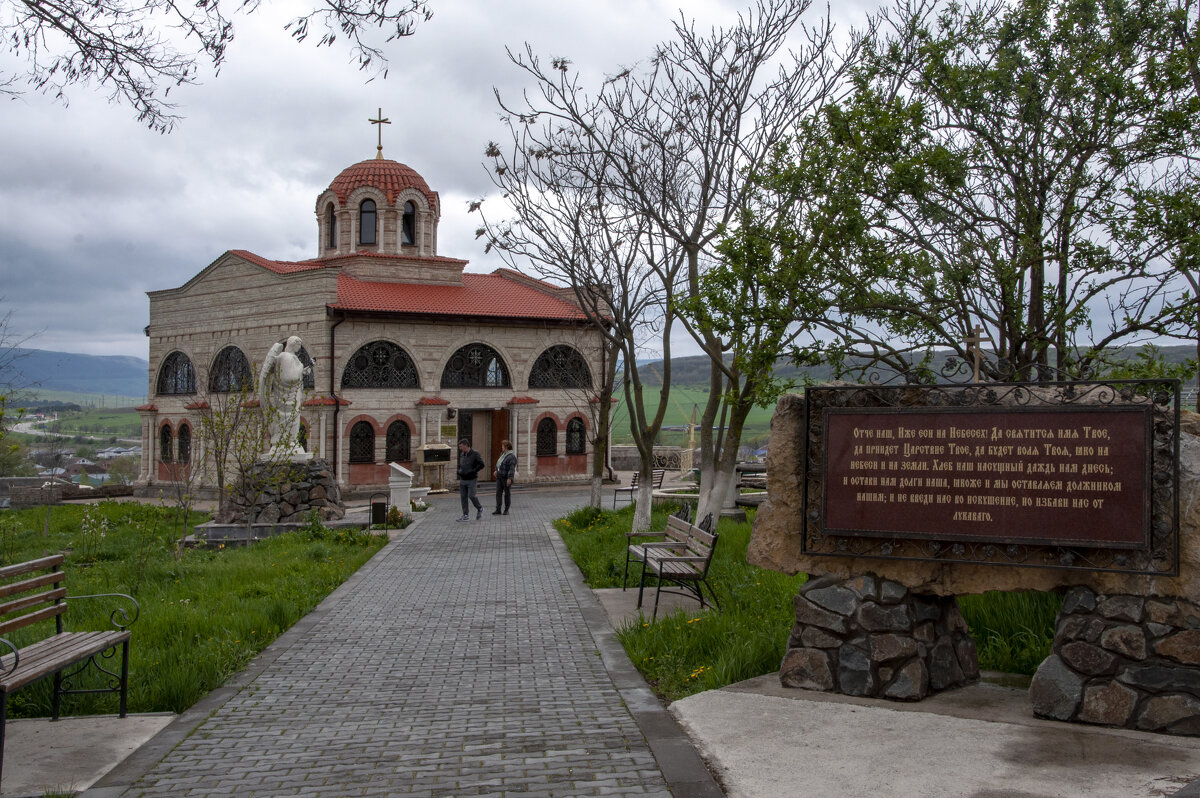 В храмовом комплексе Петра и Павла - Gen 
