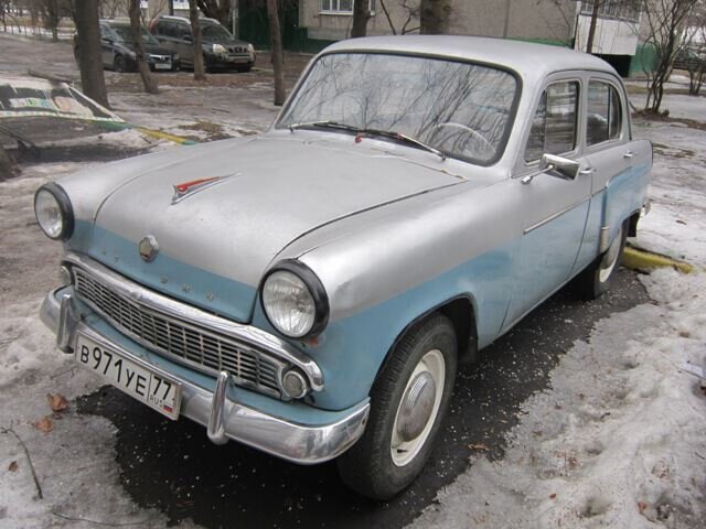 Серебристо-голубой "Москвич" - Дмитрий Никитин